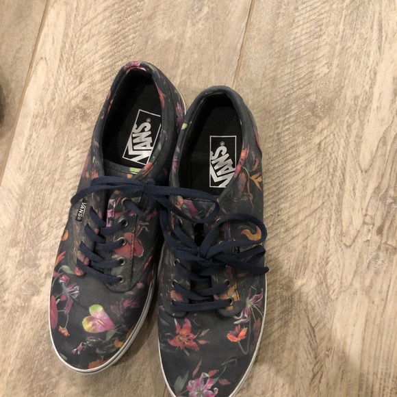Vans - Picture 4 of 4